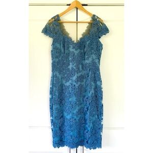Tadashi Shoji Lace Dress Sheath Illusion Neckline Short Sleeved Blue Size 12